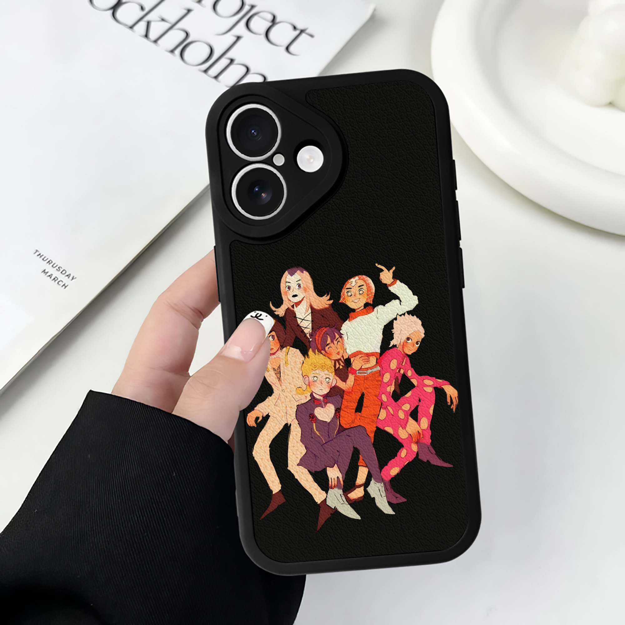 （画像用） ジョジョの奇妙な冒険 JoJo's Bizarre Adventure 【iPhone 16シリーズ対応】シリコンスマホケース（レザー調） 材質：シリコン